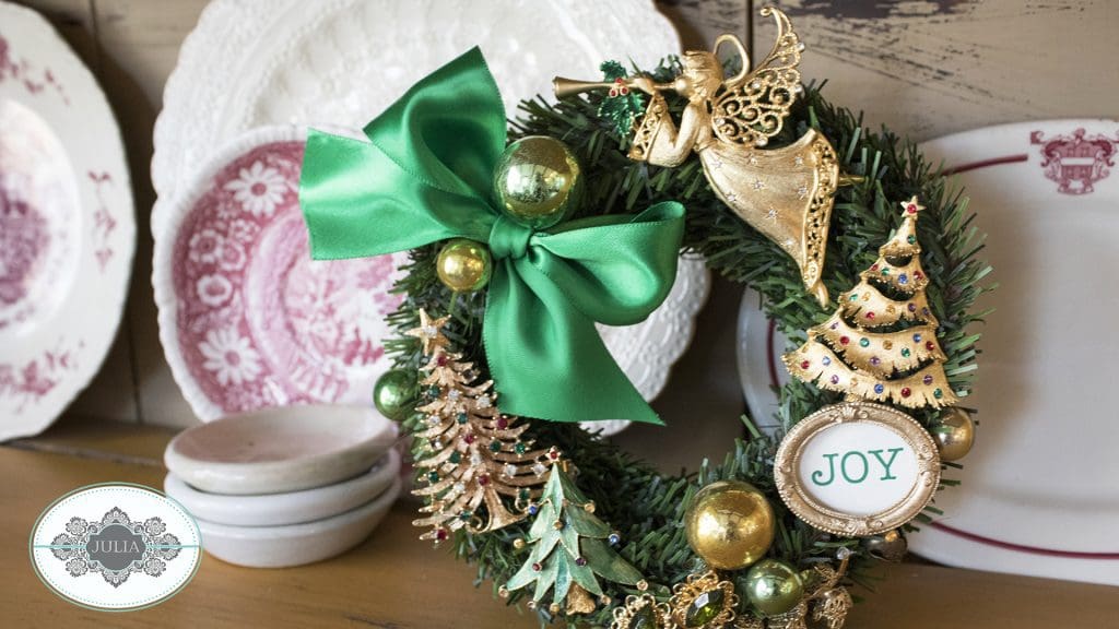 Joy to the World - A Dazzling Christmas Wreath!