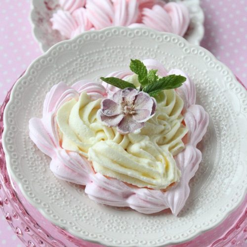 Hard Meringue Shell Heart - Other Sweets