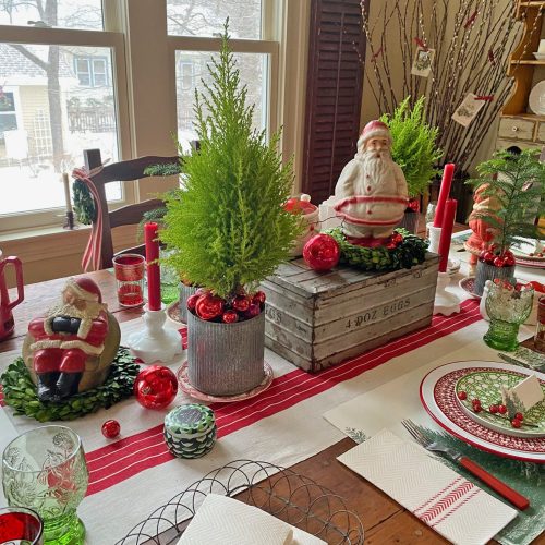 Sideways View of Santa Table 2022 - Gallery - Parties