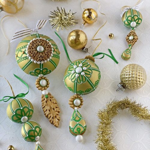One Sweet Christmas - Green Ornaments in Vertical View - 3-D Cookies Gallery