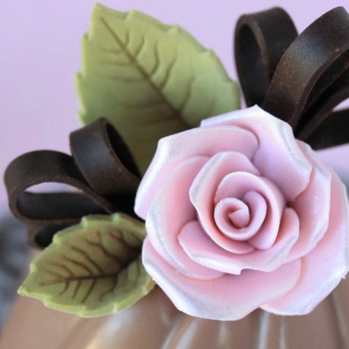 Modeling Chocolate Roses and Ribbons - Other Sweets