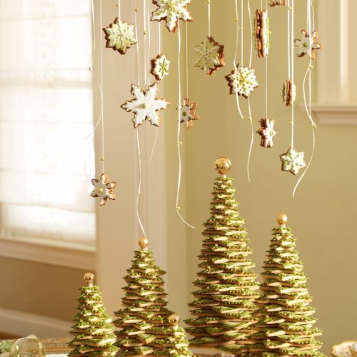 Deck the Halls - Tall Centerpiece