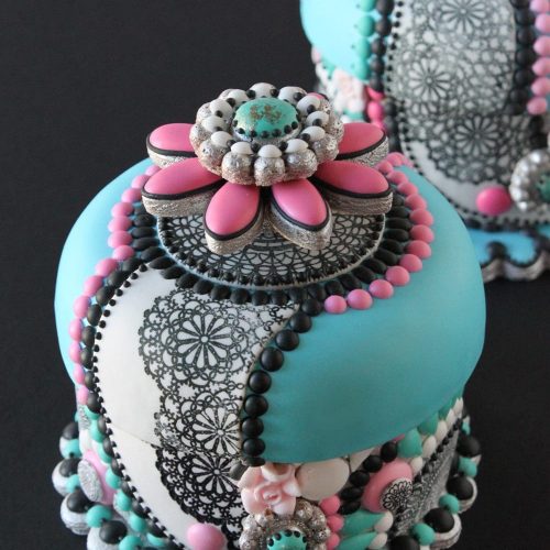 Vertical Mosaic Box Lid ON - Gallery - 3-D Cookies